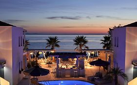 Icon Suites By The Sea